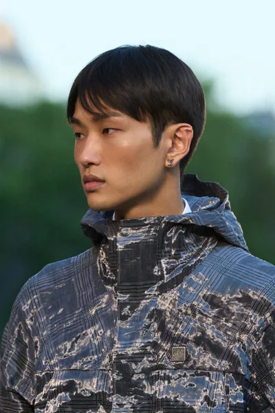 Look 28